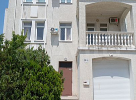 Севастополь, пр-т Октябрьской Революции, 14