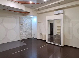 Севастополь, пр-т Октябрьской Революции, 38/12